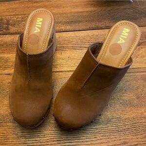 EUC…MIA Women's Mules/clogs Size 9